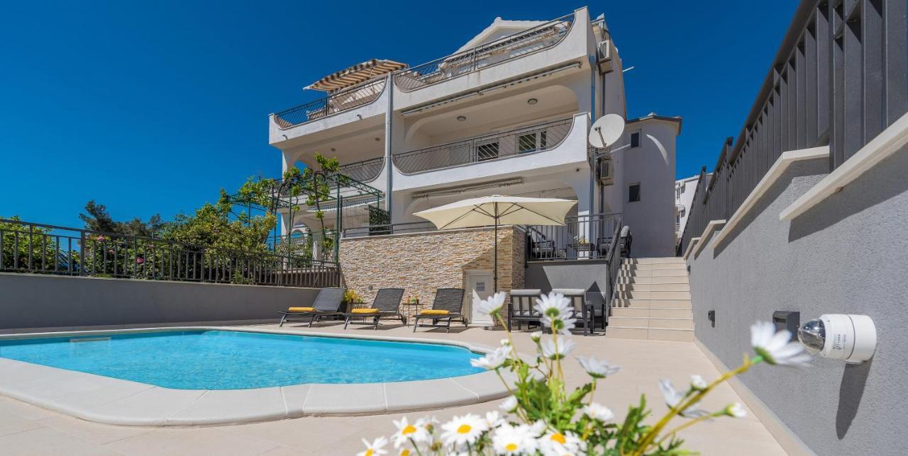 Villa Seaview With Pool - Apartment Yellow Trogir Exterior photo